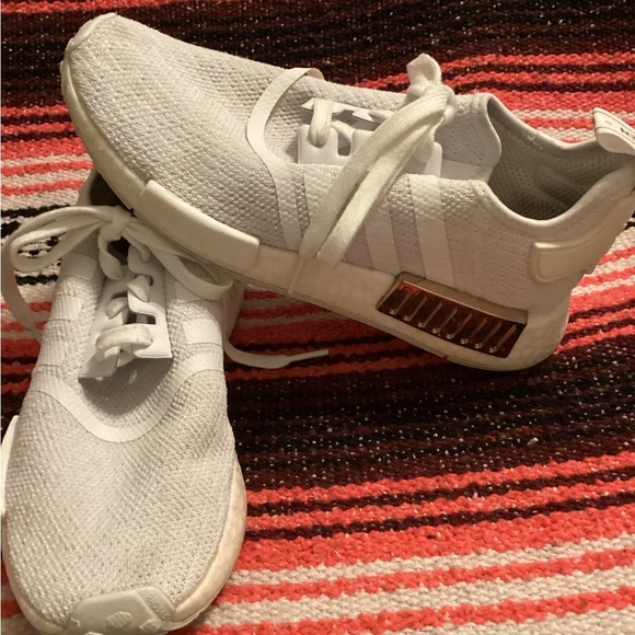 Size 8 - adidas NMD_R1 Metallic Plugs - Cloud White W - Picture 3 of 5